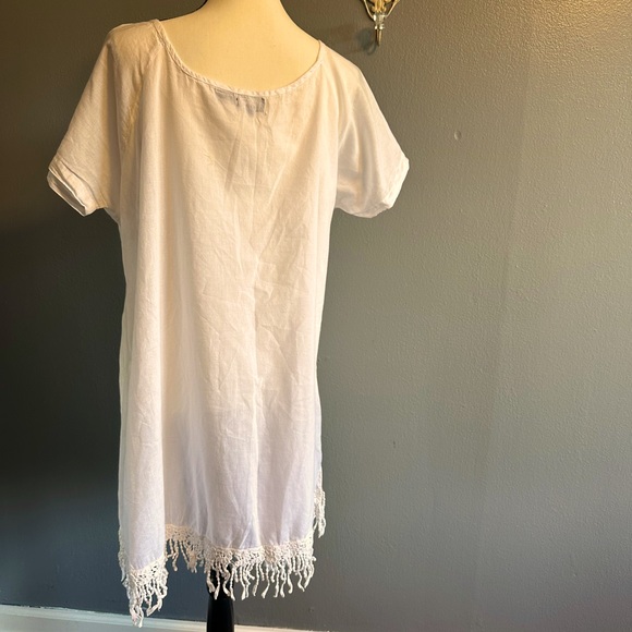 AMANDA’S COLLECTION embroidered white cover-up. Size extra-large. - Picture 2 of 6